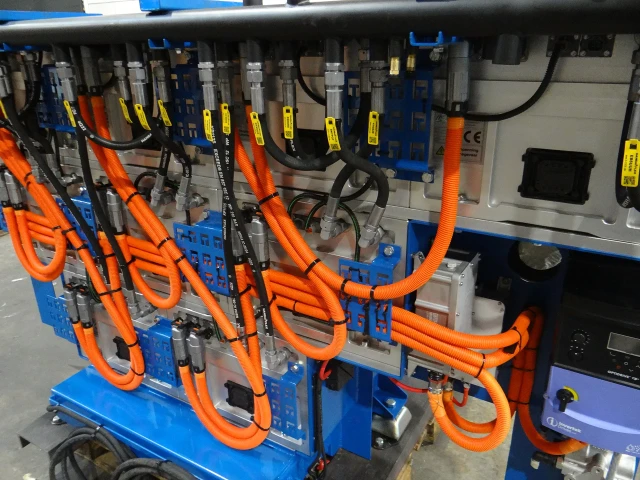 Opbouwen batterypack CHD400e Hoekaanzicht
